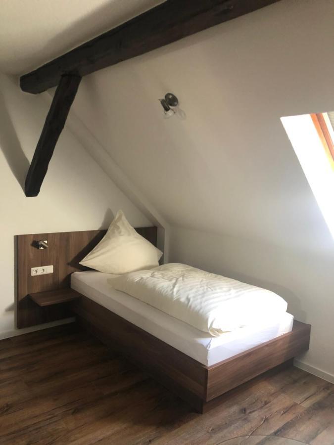 Landgasthof-Hotel Zur Linde Großenlüder Buitenkant foto