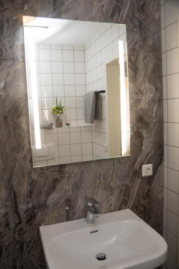 Landgasthof-Hotel Zur Linde Großenlüder Buitenkant foto