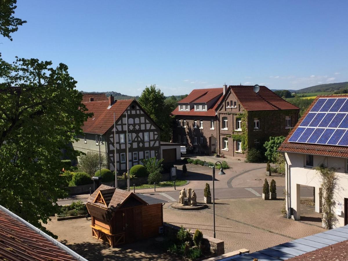 Landgasthof-Hotel Zur Linde Großenlüder Buitenkant foto